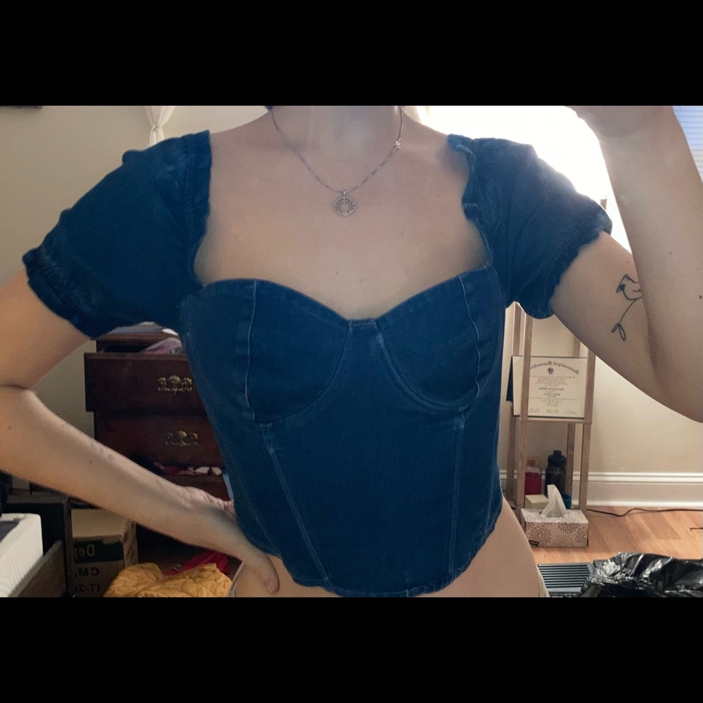 Denim crop top with zipper in the back